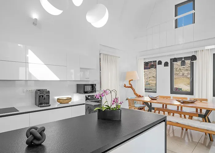 Villa Phaos At Cellaria Estate