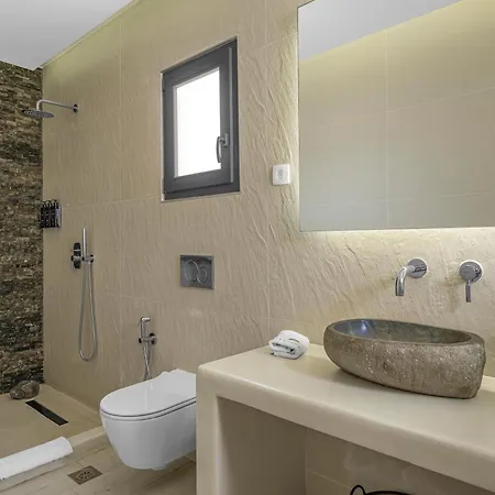 Phaos Cellaria Estate