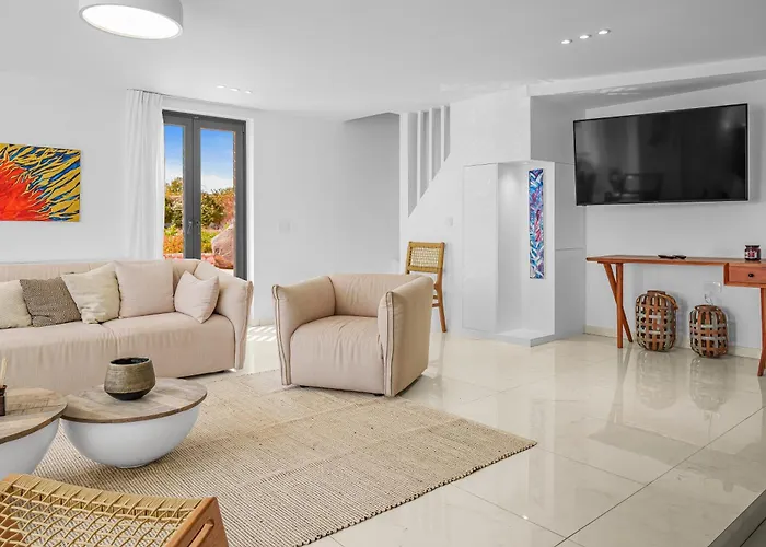 Phaos At Cellaria Estate Villa *